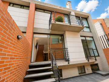 casa en venta en bosque de pinos-usaquén. Cod V121133109
