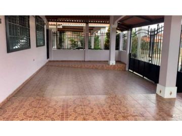 VENDO CASA EN ARRAIJAN JUAN DEMOTENES BRISAS DEL GOLF 3R