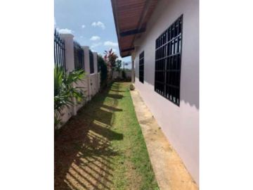 VENDO CASA EN ARRAIJAN JUAN DEMOTENES BRISAS DEL GOLF 3R