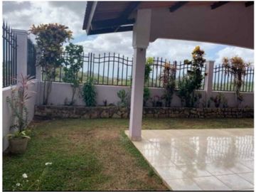 VENDO CASA EN ARRAIJAN JUAN DEMOTENES BRISAS DEL GOLF 3R
