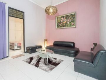 DIJUAL Rumah Taman Pondok Indah Wiyung - SEMI FURNISH (Exclude meja makan & dispenser)