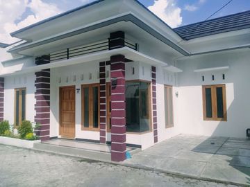 RUMAH MEWAH DESIAN CANTIK HARGA 900 JUTAAN DI YOGYAKARTA