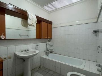 DIJUAL RUMAH di Jl MENDUT / MENTENG, JAKPUS