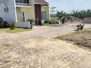 PERUMAHAN JALAN RAYA MOJOSARI 300JUTA AN DRIYOREJO