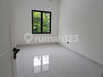 For Sale Rumah di Cluster Santiago, Delatinos BSD