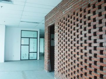 Gedung 5 lantai siap pakai di kemang jakarta selatan