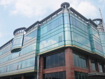 Gedung 5 lantai siap pakai di kemang jakarta selatan