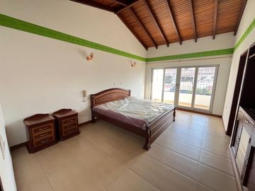 casa en venta en castellana. Cod V2757