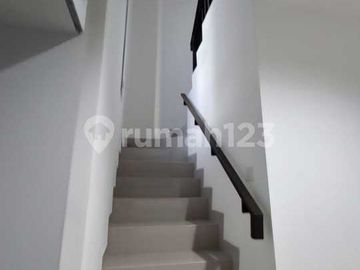 Disewakan/Dijual Cepat Rumah Hoek Full Furnished di Cluster Alabama Pik 2 Rumah Millenial