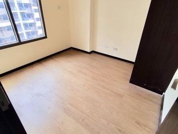 GET AS MUCH AS 10% DISCOUNT FOR RFO UNIT OR AVAIL A 5% EARLY MOVE IN PROMO