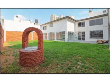 Casa En Venta, Sobre Boulevard Atlixco, Ideal Para Oficinas