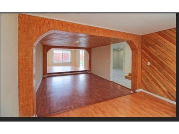 Casa En Venta, Sobre Boulevard Atlixco, Ideal Para Oficinas