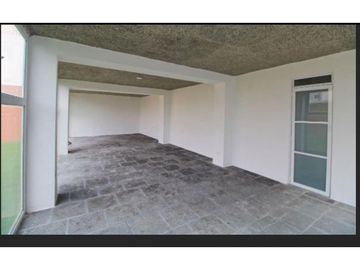 Casa En Venta, Sobre Boulevard Atlixco, Ideal Para Oficinas