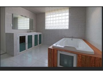 Casa En Venta, Sobre Boulevard Atlixco, Ideal Para Oficinas