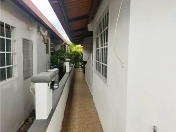 SE VENDE CASA CON PISCINA EN BRISAS DEL GOLF $275,000