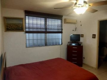 SE VENDE CASA CON PISCINA EN BRISAS DEL GOLF $275,000