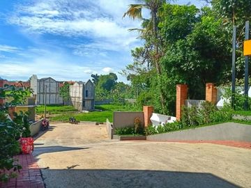 RUMAH TANAH LUAS Posisi Hook Buat yang Serius lokasi Strategis di Kopo Katapang dekat Margahayu Permai