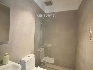 Dijual Rumah 2 Lantai Baru Selesai Renovasi Di Graha Raya Bintaro