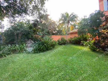 V enta de casa con 3 recamaras y alberca en Cancun