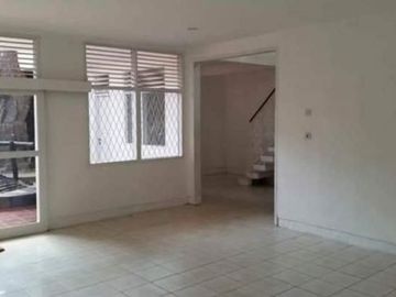 rumah di mainroad mainroad ir juanda dago bandung lokasi sangat strategis