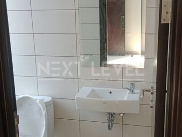 DISEWAKAN RUMAH HOEK BARU SERAH TERIMA DI CLUSTER VIOLA SUMMARECON CROWN GADING