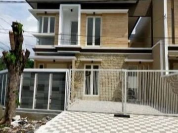 Termurah Rumah Gress 2 Lt Boulevard Araya Dekat Puri Galaxy, Kertajaya