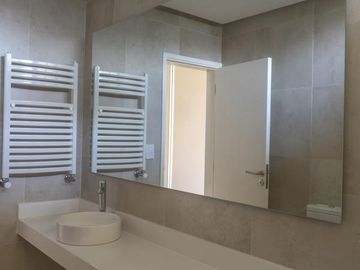 Casa de 3 dormitorios con piscina y parillero en Country San Sebastian