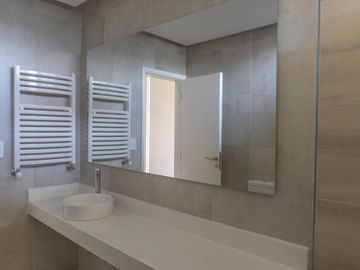 Casa de 3 dormitorios con piscina y parillero en Country San Sebastian