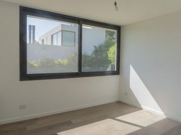 Casa de 3 dormitorios con piscina y parillero en Country San Sebastian