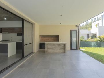 Casa de 3 dormitorios con piscina y parillero en Country San Sebastian