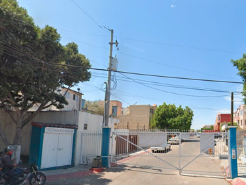 CASA EN VENTA EN FRACC. EL VALLE, TIJUANA, BAJA CALIFORNIA! - JCH