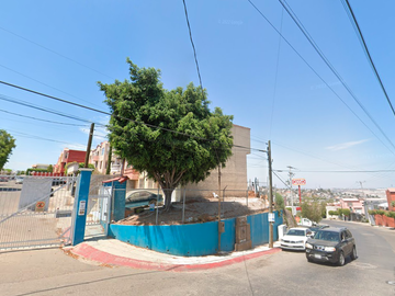 CASA EN VENTA EN FRACC. EL VALLE, TIJUANA, BAJA CALIFORNIA! - JCH