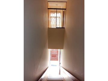VENDO CASA DE 4 PISOS C/COCHERA EN URB. NARANJAL - SMP