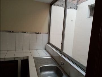 VENDO CASA DE 4 PISOS C/COCHERA EN URB. NARANJAL - SMP