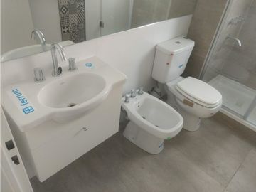 EXCELENTE  TRES AMBIENTES CON DETALLES DE CATEGORA