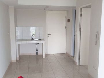 Disewakan Murah Apartemen Springlake 2BR Davallia Lt.18
