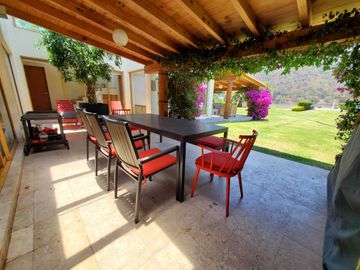 CASA EN VENTA, VALLE DE BRAVO