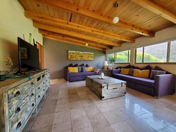 CASA EN VENTA, VALLE DE BRAVO