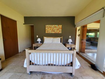 CASA EN VENTA, VALLE DE BRAVO