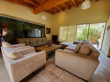 CASA EN VENTA, VALLE DE BRAVO