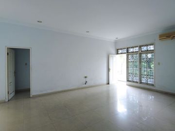Villa Hook Komplek Taman Polonia 4