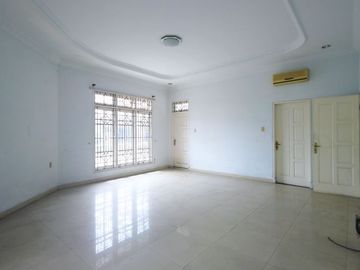 Villa Hook Komplek Taman Polonia 4