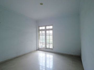 Villa Hook Komplek Taman Polonia 4