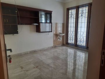 10 Bedroom House for rent