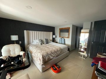 VENTA HERMOSO PENTHOUSE CON ROOF GARADEN EN CLUB DE GOLF MÉXICO, CDMX