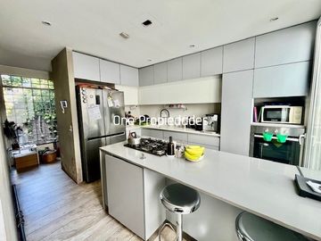 Casa en venta 3 dorm. y 5 baños en Vitacura