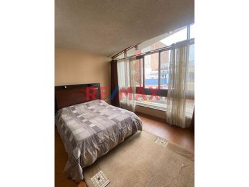 😍 Hermosa Casa 🏡 de 160mts2 en 📍 La Perla una de las zonas más lindas del Callao a 120 mts de la Av. la Marina. 

La casa tiene 3 pisos: 
1️⃣ Prime