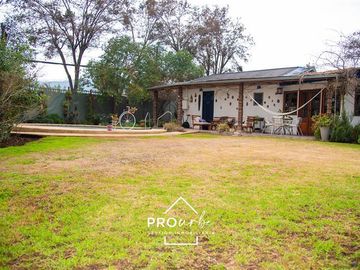 Casa en Venta en Medina/ Av Lo Barnechea