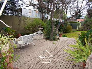 Casa en Venta en Medina/ Av Lo Barnechea