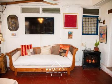 Casa en Venta en Medina/ Av Lo Barnechea